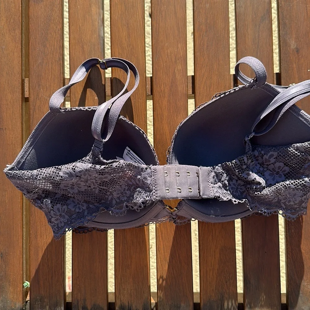Victoria’s Secret Push Up Bra Bombshell Add 2 Cups 36C new